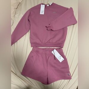 ALO Yoga Accolade Crew Sweatshirt and Shorts Set Rare Wild rose XXS